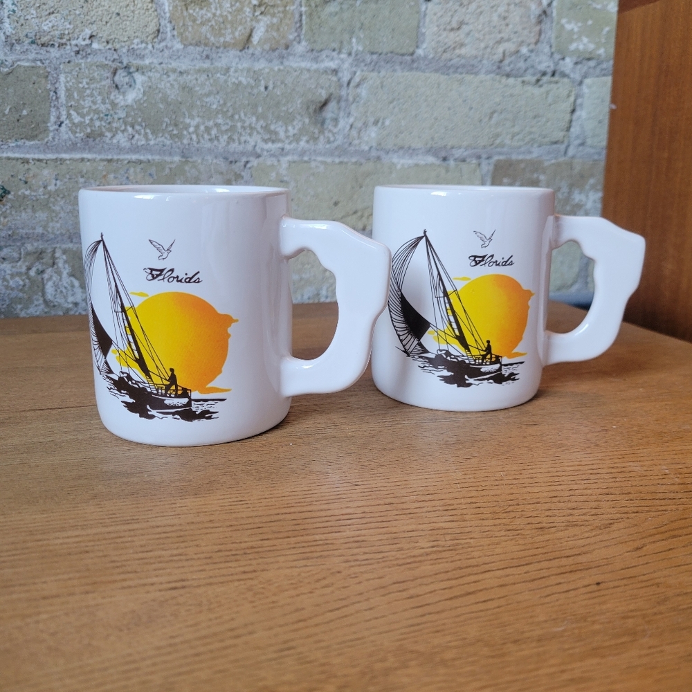 Vintage Stoneware Ceramic Florida Orange Yellow Mugs 12oz
